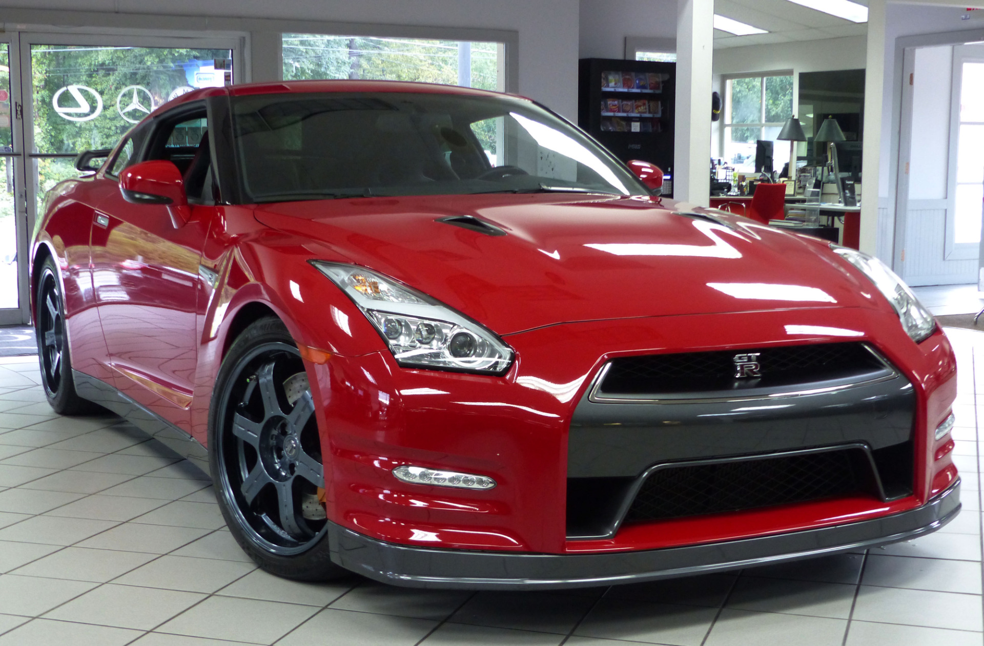 Gtr 4 limited edition. Nissan gt-r Black Edition. Nissan GTR Black Edition. GTR 35 Black Edition. Nissan GTR вишневый.