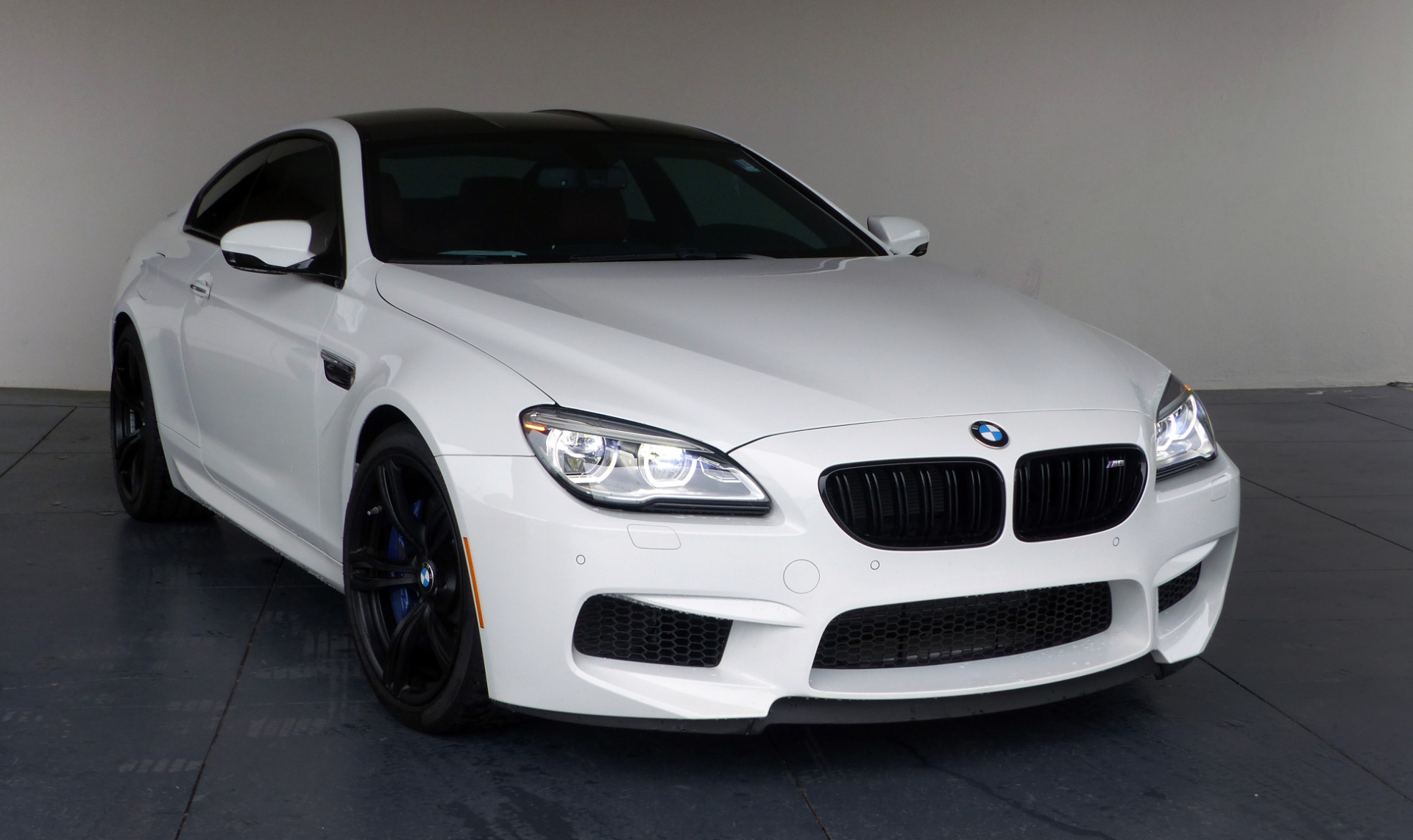 BMW m6 White