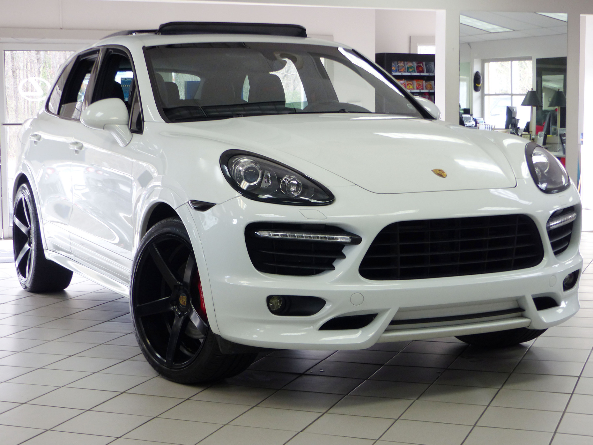 Porsche Cayenne GTS 2013