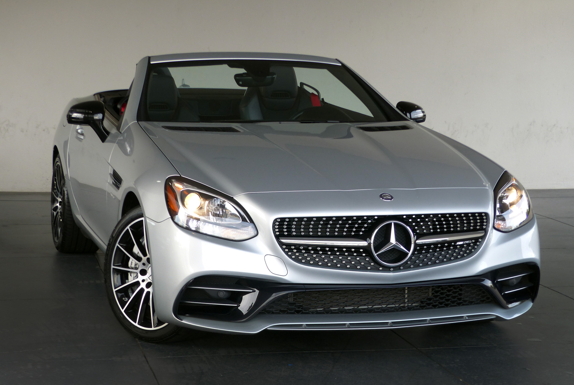 Mercedes AMG SLC 43