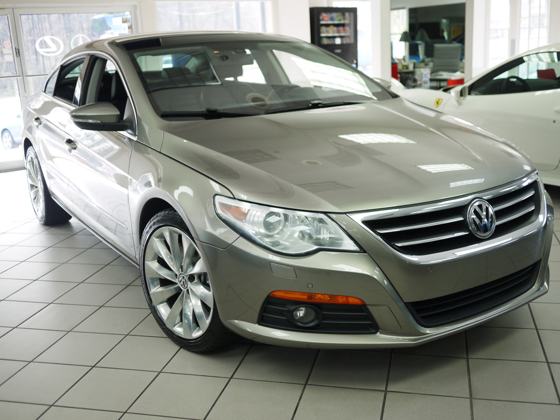 2014-volkswagen-cc-vr6-4motion-executive-sedan-3-6l-v6-awd-automated